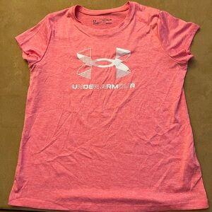 Under Armour Heatgear YXL T-Shirt. Coral and white.